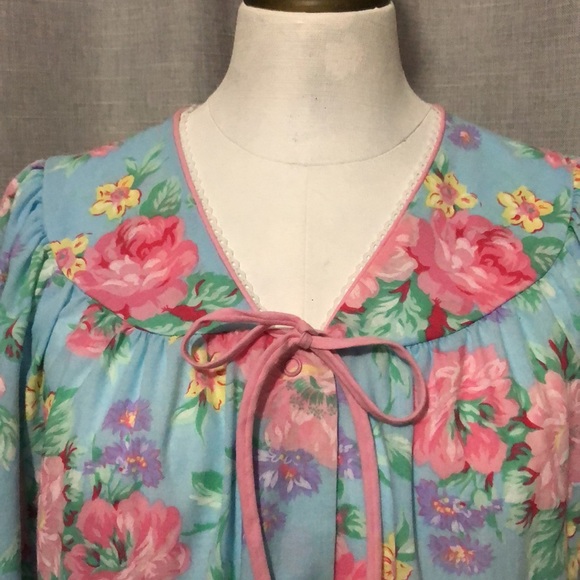 Vintage House Coat-Short Sleeve-Pink Floral-GUC-Lady Manhattan brand - Picture 3 of 16